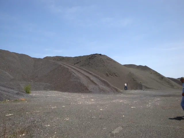 Uklanja se opasno i ružno Crno brdo