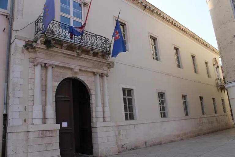 Radovi na Kneževoj trebali početi, ali Ploter još nije dostavio jamstvo banke