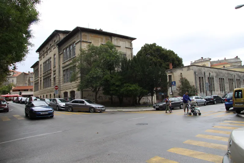 Turistički autobusi iskrcavat će putnike kod stare Tehničke