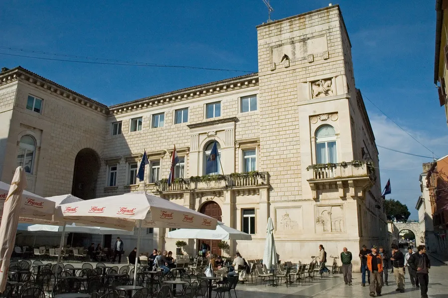 RAT OSIGURAVAJUĆIH TVRTKI 1,5 milijuna kuna za osiguranje gradske uprave