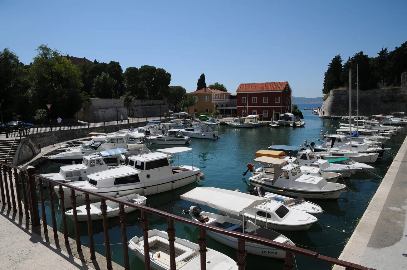 NISU NI LOPOVI ŠTO SU NEKAD BILI Iz Foše ukraden gliser!