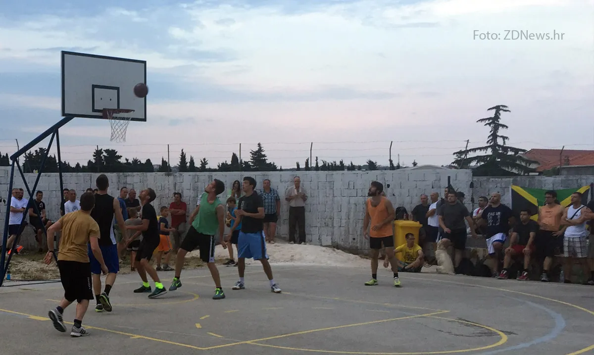 FOTO – HUMANITARNA AKCIJA: Kotlar i ekipa prikupili 13 tisuća kuna za Luku Pantalona