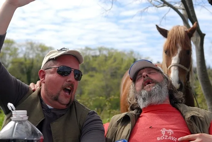 POSLUŠAJTE’NEĆU ČA’ – Bleke i Konji opjevali egzodus mladih