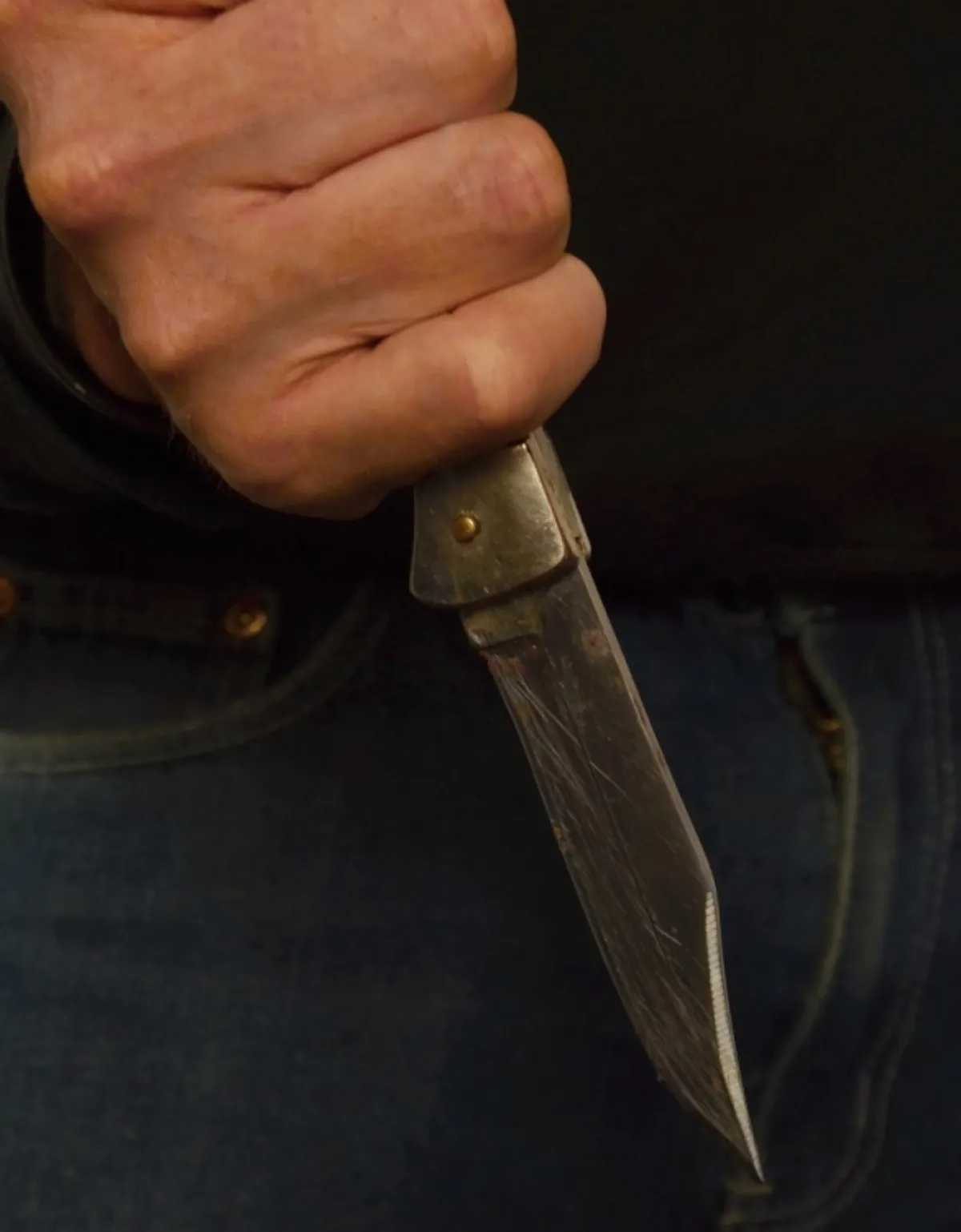 U kafiću zabijao nož po stolovima