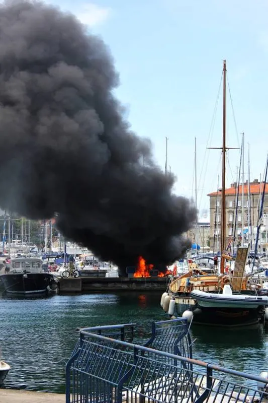 Gorio brod, policija još nije utvrdila uzrok