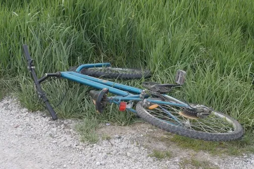 Djevojčica pala s bicikle – bori se za život