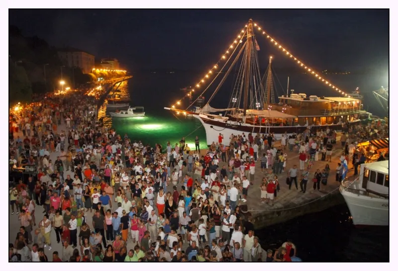 14. NOĆ PUNOG MISECA –  Bogatstvo tradicije zadarskoga kraja na jednome mjestu