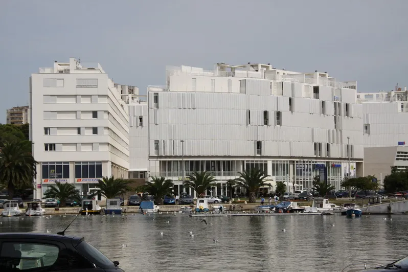 Grof i majka nogometaša Tomasova kupili stanove na dražbi