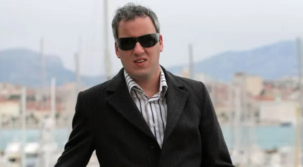 Kamenovan kombi srpskog pjevača Saše Matića