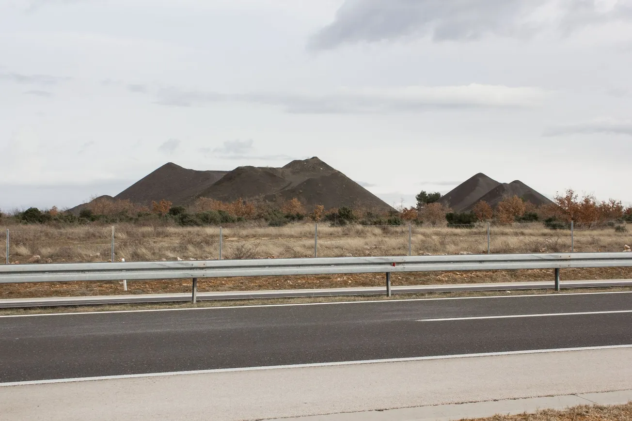 ŽIVI ZID: Zbog “Crnog brda” u samo jednoj ulici u Škabrnji od raka boluje 30-ak ljudi