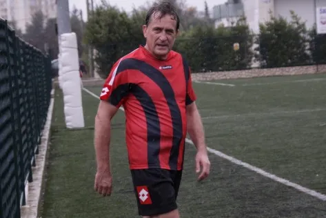 Kalmeta predvodi ekipu na malonogometnom turniru