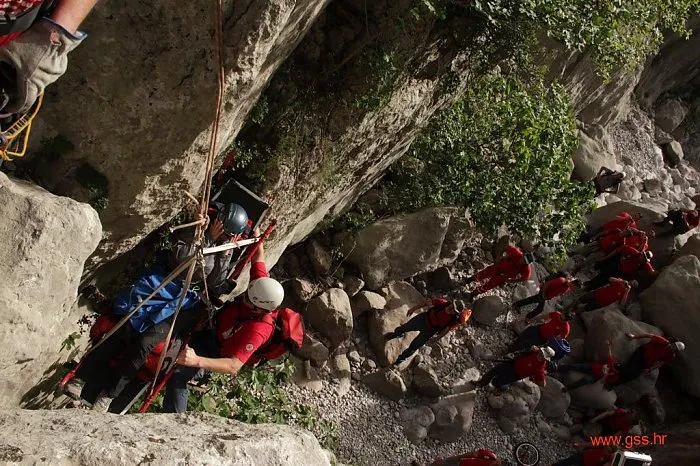 HGSS traga za četveročlanom obitelji