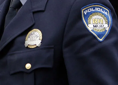 Lažni policajci “provjeravaju” lažne novčanice pa ih prisvoje