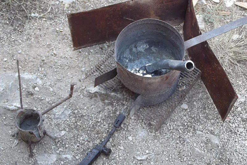 Topio olovo pa zapalio četiri susjedne kuće