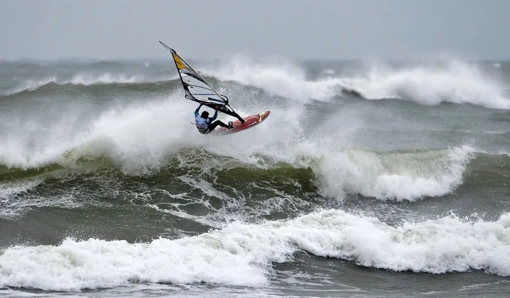 Surfer iz Njemačke podcijenio buru – pet sati borbe za život