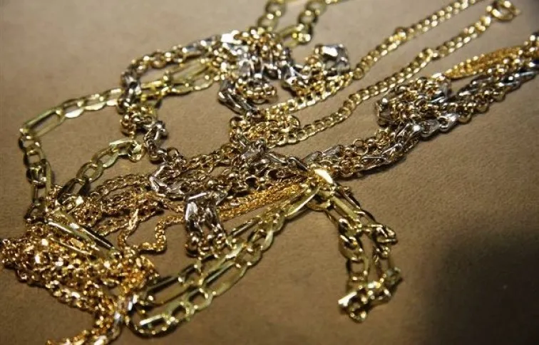 Umirovljeniku prodali lažno zlato za nekoliko tisuća kuna