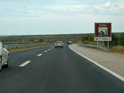 Zaustavili promet na autocesti i napali Torcidaše iz Zadra i Paga!