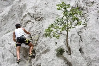 Njemački par zalutao na Paklenici, intervenirao HGSS