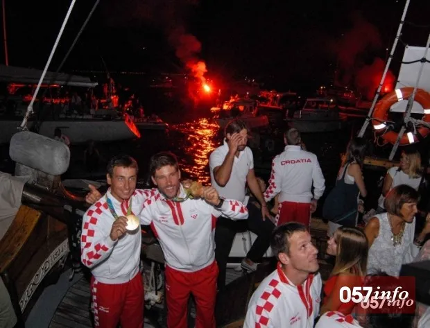 VELIČANSTVEN DOČEK FANTELE I MARENIĆA: Ponosni smo što dica ovoga grada!
