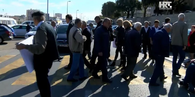VIDEO – Bivši radnici Croatia Zadar line-a zaustavili promet